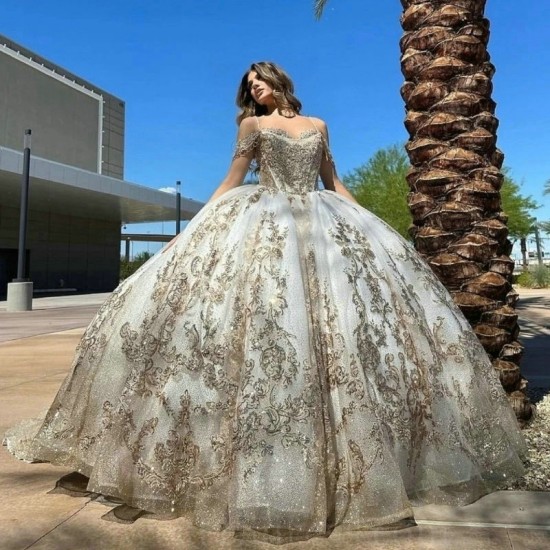 Luxury Ivory Quinceanera Dresses 2024 Lace Appliqued Tull Crystal Ball Gown Vestidos 15 De Quinceanera Sweetheart Sweet