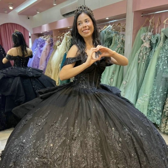 Off The Shoulder Black Quinceanera Dress Ball Gown Applique Lace Beading Crystals Tull Corset Sweet 16 Vestido De 15 Anos