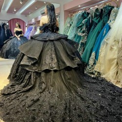 Off The Shoulder Black Quinceanera Dress Ball Gown Applique Lace Beading Crystals Tull Corset Sweet 16 Vestido De 15 Anos