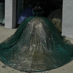 Blackish Green Shiny Princess Ball Gown Quinceanera Dresses 2024 Off Shoulder Beaded Crystals Tull Lace Up Sweet 16 Prom Party