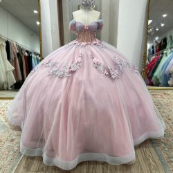 Light Pink Sweet 16 Quinceanera Dress Off Shoulder Appliquéd Lace Crystal Tull Ball Gown Princess Party Birthday Dress Vestidos