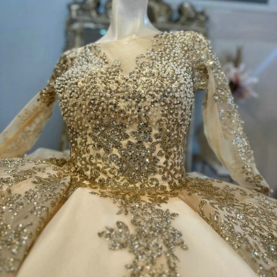 Long Sleeved Champagne Shiny Quinceanera Dress Ball Gown Gold Lace Applique Beaded Tull Sweet 16 Vestidos De 15 Anos