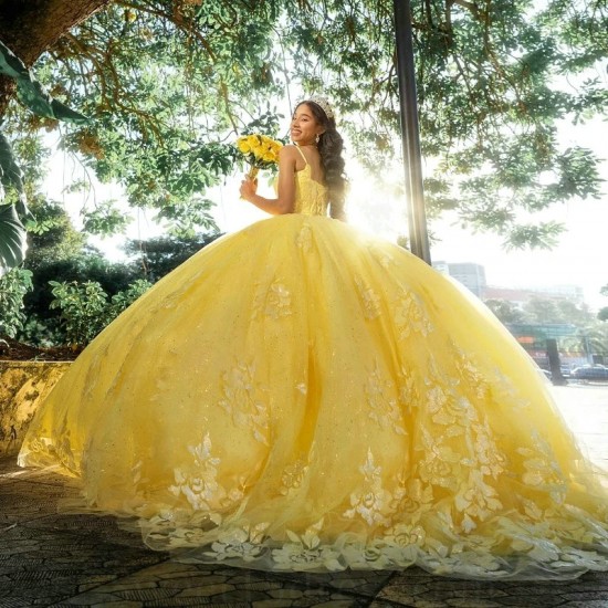 Off Shoulder Yellow Shiny Quinceanera Dresses Appliques Lace Tull Corset Prom Party Gown Sweet 16 Vestidos 15 De XV Anos