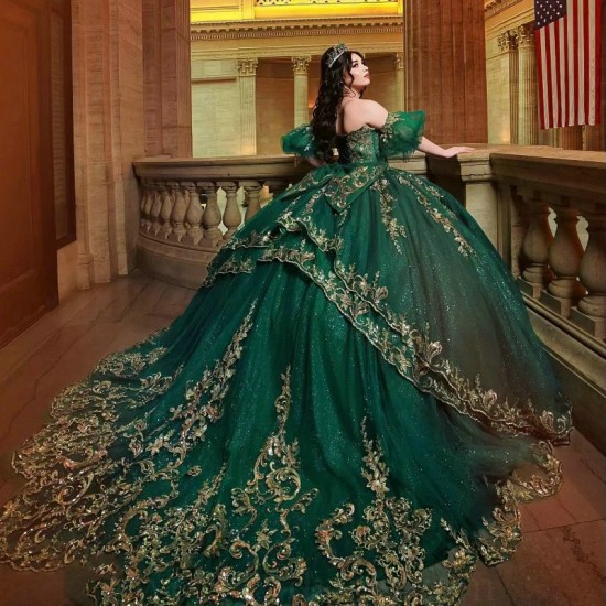 Off The Shoulder Emerald Green Princess Quinceanera Dresses Ball Gown Gold Appliques Lace Beads Sweet 16 Dresses 15 Anos Mexican