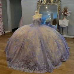 Off The Shoulder Lavender Quinceanera Dresses Ball Gown Appliques Crystal Beading Tull Champagne Lining Sweet Vestidos De 15