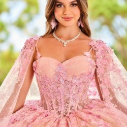 Off The Shoulder Light Pink Princess Quinceanera Dress Appliques Beading Tull Sweetheart With Cape Ball Gowns Vestidos De 15Anos