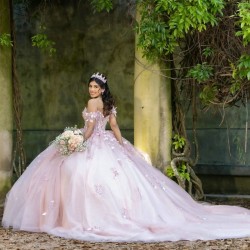 Off The Shoulder Pink Princess Quinceanera Dresses 2024 Lace Beaded Crystal Tull Birthday Ball Gown Sweet 15 16 Vestidos 15 Anos