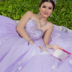 Tired Lavender Quinceanera Dresses Lace Appliques Beading Off the Shoulder Princess Ball Gown Custom Made For Sweet 16