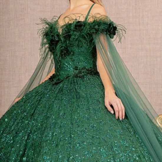 Off The Shoulder Emerald Green Ball Gown Quinceanera Dresses Appliques Lace Beads Feather With Cape Corset Vestidos Para XV Anos