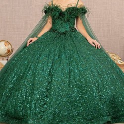 Off The Shoulder Emerald Green Ball Gown Quinceanera Dresses Appliques Lace Beads Feather With Cape Corset Vestidos Para XV Anos