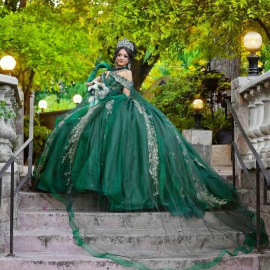 Off The Shoulder Emerald Green Quinceanera Dress Crystal Ball Gown Gold Appliques Lace Beads Corset Sweet 15 Vestidos De