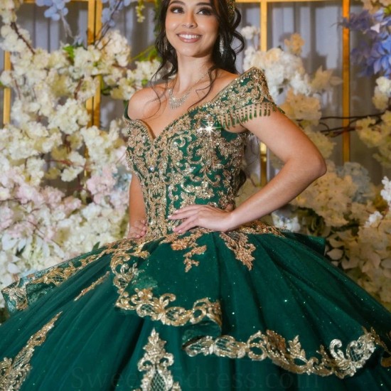 Off the Shoulder Beads Emerald Green Quinceanera Dresses For 16 Girl Gold Appliques Lace Princess Ball Gowns Birthday Prom