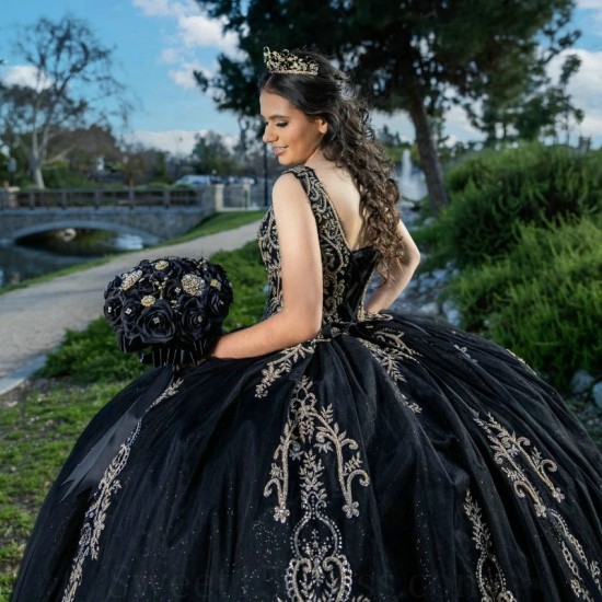 V-Neck Black Shiny Princess Appliques Lace Beads Quinceanera Dress for Wedding Sweep Train Off Shoulder Florals Corset vestidos